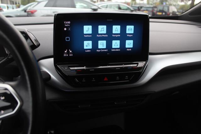 Volkswagen ID.4 First 77 kWh / Trekhaak / Camera / Apple CarPlay / DAB / 20'' / LED / Alcantara / Stoelverwarming / ACC
