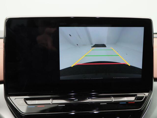 Volkswagen ID.4 Business 77 kWh 204 Pk | Adaptive Cruise | Climate Control | Stoelverwarming | Navigatie | Camera | Carplay | 19 Inch | 40.715 Km!!