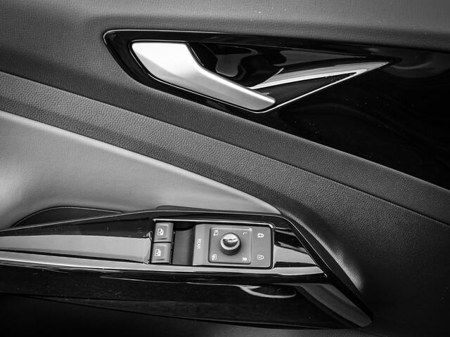 Volkswagen ID.4 Limited Edition 52 kWh accu 170 PK · Achteruitrijcamera · Draadloze telefoonlader · Prijs is inclusief inruilpremie ·