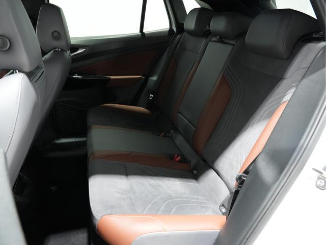 Volkswagen ID.4 First 77 kWh Navigatie Camera Stoel/Stuurverwarming Carplay Acc 340