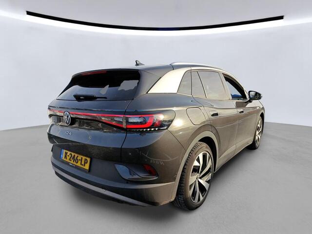 Volkswagen ID.4 First 204pk 77 kWh / Navigatie / Camera / App-Connect / Stuur & Stoelverwarming / Parkeersensoren Voor & Achter / 20" LMV