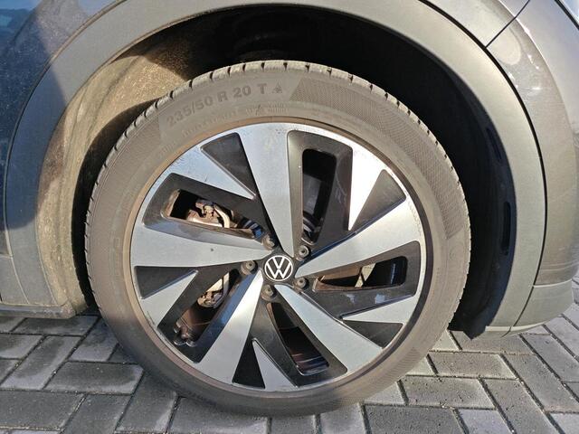 Volkswagen ID.4 First 204pk 77 kWh / Navigatie / Camera / App-Connect / Stuur & Stoelverwarming / Parkeersensoren Voor & Achter / 20" LMV
