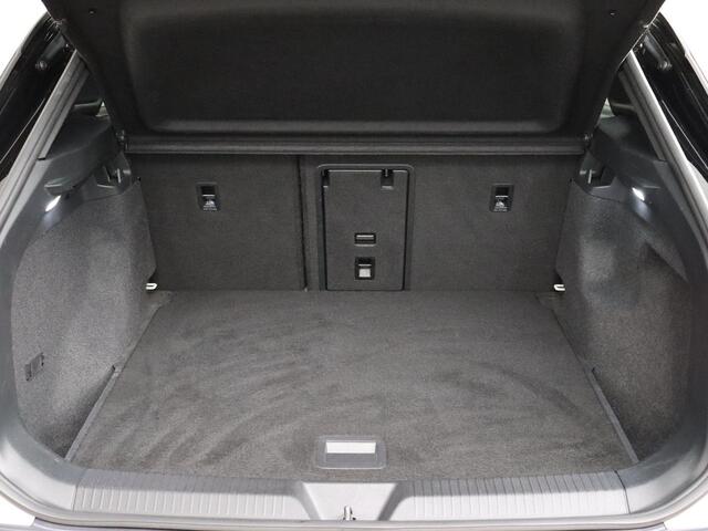 Volkswagen ID.4 First Max 77 kWh | SoH 89,9% | ACC | 360° Camera | Panoramadak!