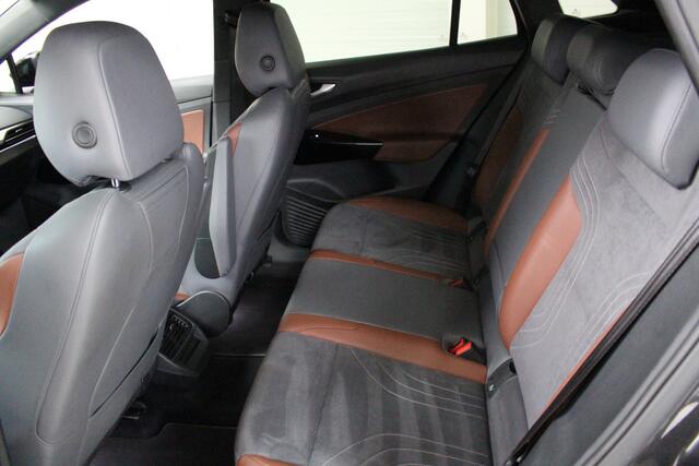 Volkswagen ID.4 First 77 kWh 150kW / 204PK Navigatie | DAB | Grootlicht Assistent | PODC Voor en achter