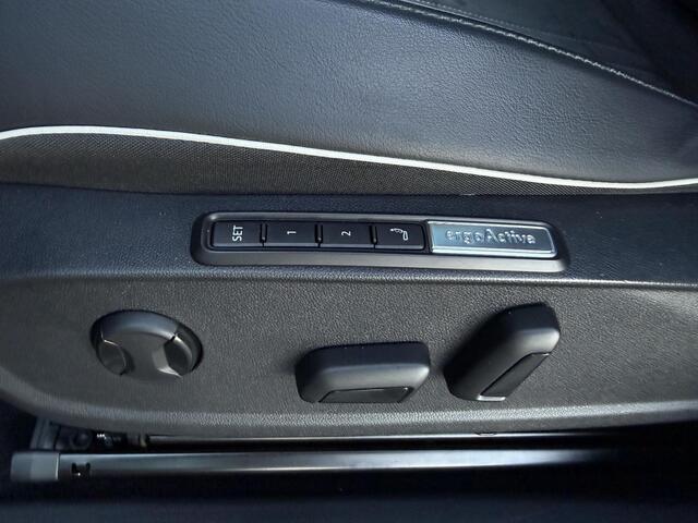 Volkswagen ID.4 Max 77 kWh ?SOH 90% Rijtest ?Panoramadak ?Warmtepomp ?Matrix LED ?Head-Up ?Half Leder Alcantara ?Sfeerverlichting ?Navigatie ?360º Camera ?Lichtmetaal 21" ?Parkeersensoren ?Trekhaak