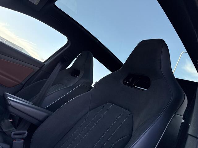 Volkswagen ID.4 Max 77 kWh ?SOH 90% Rijtest ?Panoramadak ?Warmtepomp ?Matrix LED ?Head-Up ?Half Leder Alcantara ?Sfeerverlichting ?Navigatie ?360º Camera ?Lichtmetaal 21" ?Parkeersensoren ?Trekhaak