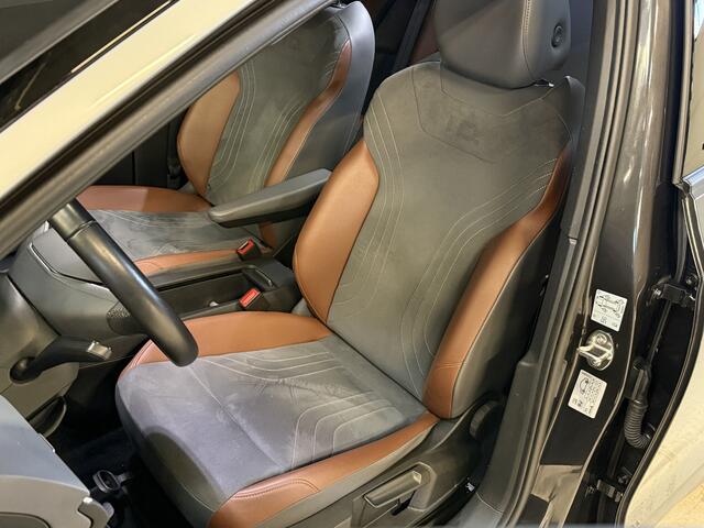 Volkswagen ID.4 First 77 kWh | Apple Carplay | Elek. Trekhaak | Stoelverwarming | Camera