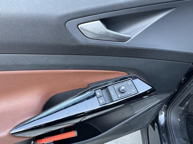 Volkswagen ID.4 First 77 kWh 204 pk Stoelverwarming Navigatie Camera