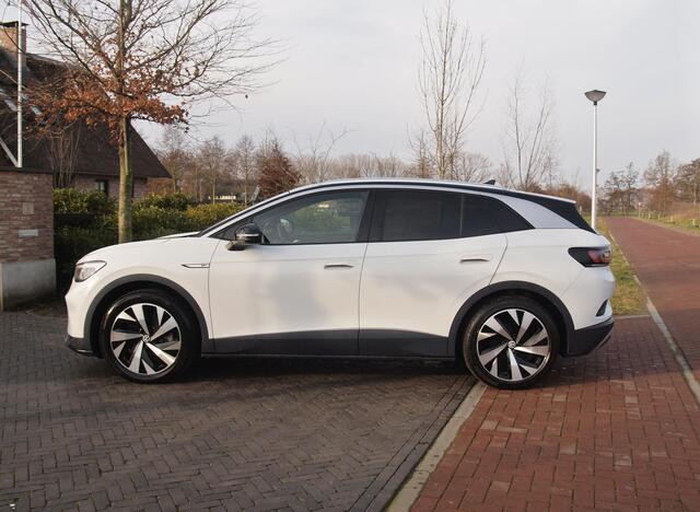 Volkswagen ID.4 First 77 kWh | SOH 90 % | Camera | Trekhaak | Sfeerverlichting | Apple Carplay |