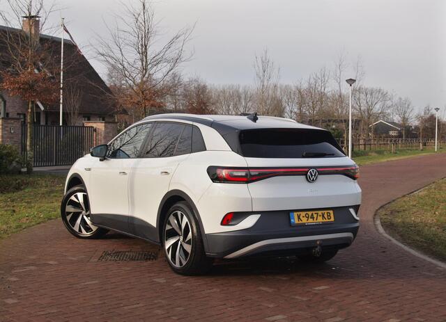 Volkswagen ID.4 First 77 kWh | SOH 90 % | Camera | Trekhaak | Sfeerverlichting | Apple Carplay |