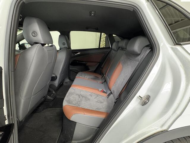 Volkswagen ID.4 First 77 kWh | Trekhaak | Navigatie | Stoelverwarming | Adaptive Cruise Control |