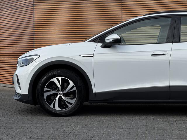 Volkswagen ID.4 Pure 52 kWh Camera / AD-Cruise / Navigatie