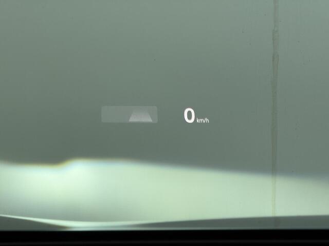 Volkswagen ID.4 Pro 77 kWh | 204 PK | SoH 94% | Trekhaak wegklapbaar | Panoramadak | Area view 360 graden | Head-up display | 21" LM velgen | Matrix LED koplampen | Voorstoelen verwarmd |