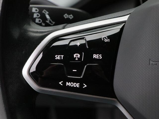 Volkswagen ID.4 First 77 kWh 204 Pk Automaat | Camera | Stoelverwarming | Half Leer | Adaptive Cruise | Climatronic | CarPlay | 20 Inch | 84.641 Km !!