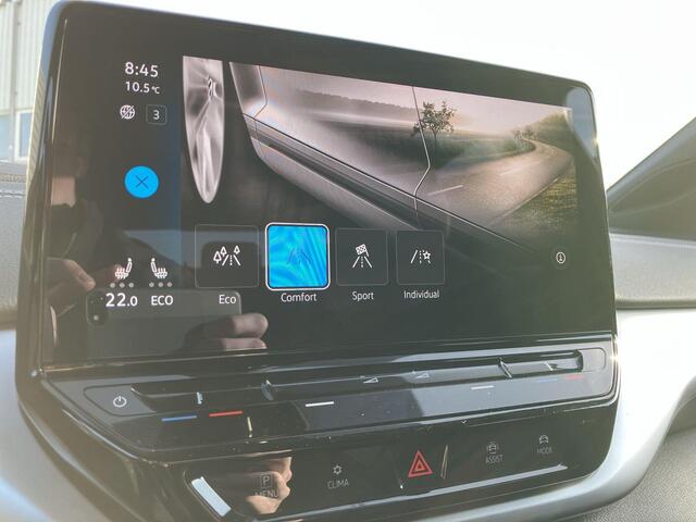 Volkswagen ID.4 Pro 77 kWh /204PK · Trekhaak · Camera + Parkeersensoren · Apple/Android Car Play · Stoel & Stuur verwarming ·