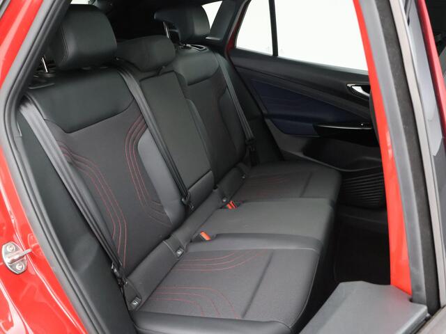 Volkswagen ID.4 GTX 4MOTION 77 kWh 300 PK + 20 INCH | PANORAMA | TREKHAAK WEGKL. | SFEERVERLICHTING | CAMERA | STUUR/STOELVERWARMING