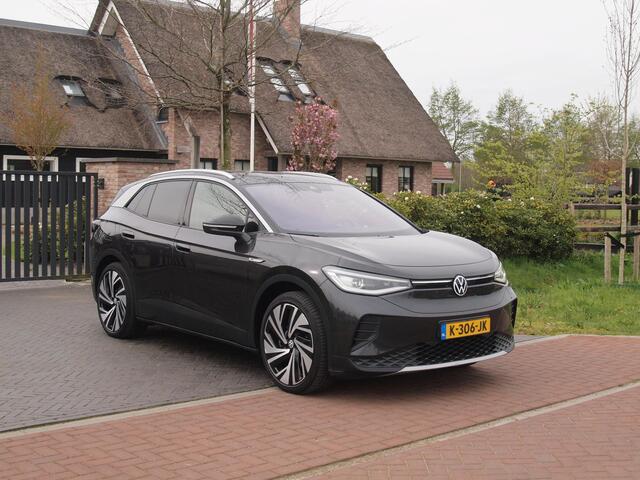 Volkswagen ID.4 First Max 77 kWh | Panoramadak | Heads-Up Display | 360 Camera | Trekhaak | Sfeerverlichting |