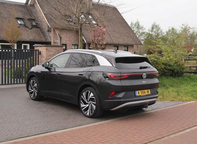 Volkswagen ID.4 First Max 77 kWh | Panoramadak | Heads-Up Display | 360 Camera | Trekhaak | Sfeerverlichting |