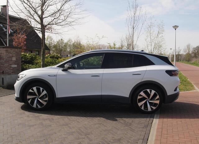 Volkswagen ID.4 First 77 kWh | Camera | Trekhaak | Sfeerverlichting | ACC | Apple Carplay |