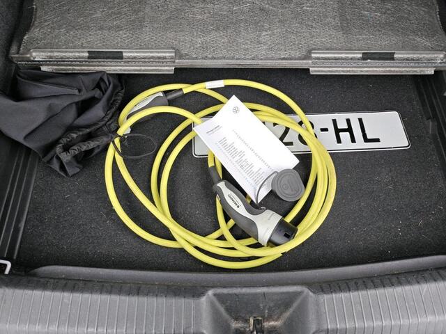 Volkswagen ID.4 First Max 77 kWh NL-AUTO | TREKHAAK | STOELVERWARMIG