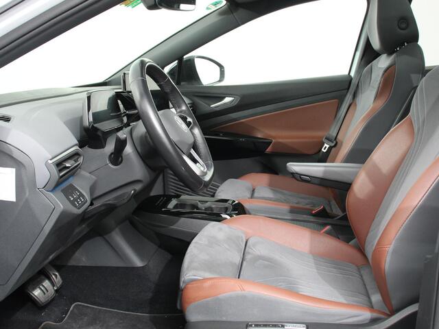 Volkswagen ID.4 204pk Panorama dak Navigatie Climate Control Parkeer Sensoren Lichtmetalen velgen