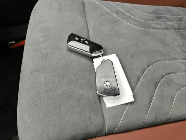 Volkswagen ID.4 First 77 kWh | Geen import | Trekhaak | Adap Cruise