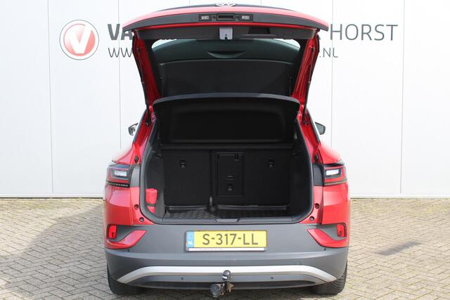 Volkswagen ID.4 Pure 52kWh ELEKTRISCH. Serieus nette en mooie VW ID.4 ! Autm. airco dual, stoelverwarming, LM wielen met AllSeason banden, metallic lak Two tone, trekhaak, LED verlichting, parkeersensoren, navigatie, telefoonvoorb., leer/alcantara bekleding etc.