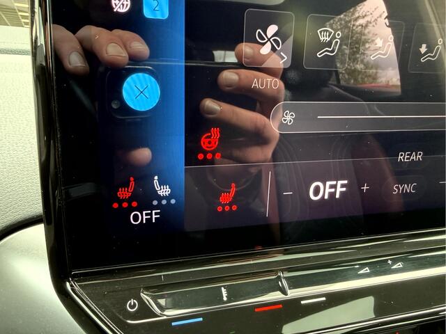 Volkswagen ID.4 Max 77 kWh SOH 92.8%, Panoramadak, Trekhaak