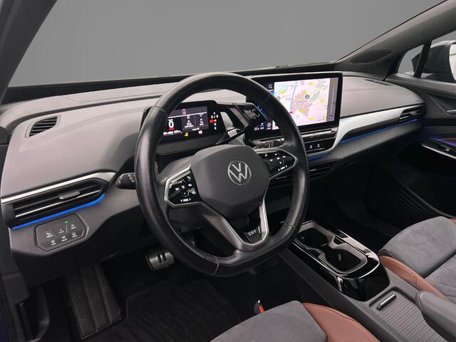 Volkswagen ID.4 1st Max 204pk Automaat Trekhaak, Panoramadak, Adaptive cruise control, LED matrix koplampen, Navigatie, Elektrische achterklep, Head up display