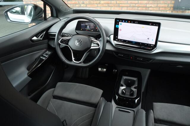 Volkswagen ID.4 Pro 210 kW | Trekhaak | El stoelen | 360 camera