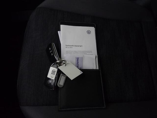 Volkswagen ID.4 LIFE 77 KWH (90% SOH) I TREKHAAK I WARMTEPOMP I STOELVERWARMING I APPLE CARPLAY I ANDROID AUTO