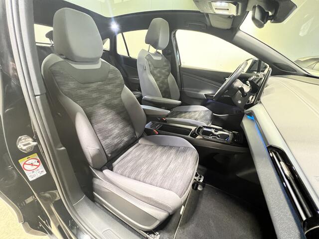 Volkswagen ID.5 Pro 77 kWh SOH 96% | Android/Apple Carplay | LM Velgen 21" | Voorstoelen/Voorruit Verwarmd | Cruise Control Adaptief | Achteruitrijcamera | Airco |