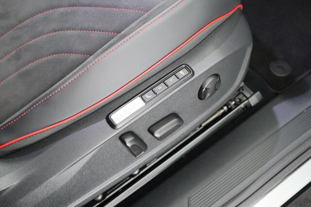 Volkswagen ID.5 GTX 299pk 4Motion 77 kWh SOH 91% Sportstoelen HUD Panoramadak Adaptive Demping Memory Panoramadak