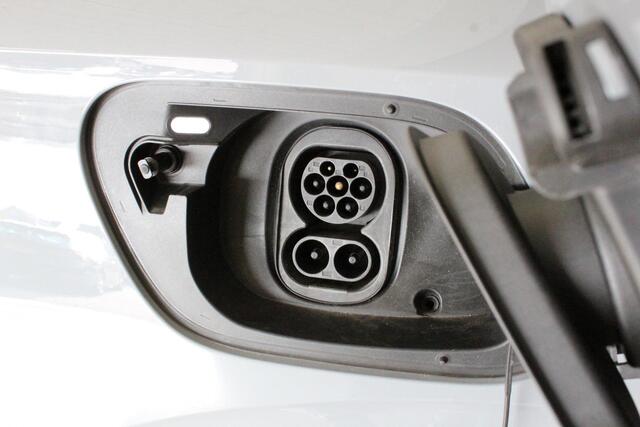 Volkswagen ID.5 Pro 77 kWh | STOEL+STUUR/VERW | SFEER | DAB-RADIO | NAVIGATIE | PDC-V/A | LED | 19'LMV |