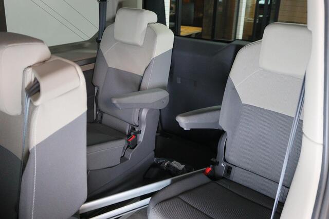 Volkswagen MULTIVAN 1.4 eHybrid L1H1 Life, 7-Persoons, Trekhaak, Panoramadak, Apple Carplay/Android Auto, Achteruitrijcamera,