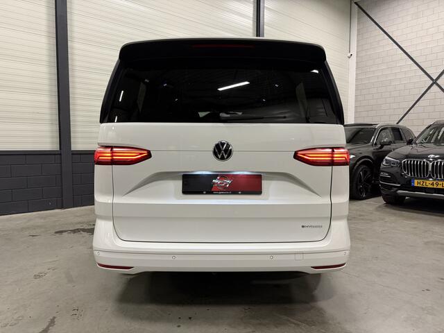 Volkswagen MULTIVAN 1.4 eHybrid L2 Bulli 6P. IQ-LIGHT/TREKHAAK/EL.SCHUIFDEUREN+SCHUIFRAMEN/VIRTUAL/CARPLAY/STOELVERWARMING/PRIVACY/17"/ELECTR.A.KLEP/LANG 2/ABSOLUTE NIEUWSTAAT/PRIJS IS INCL. BTW