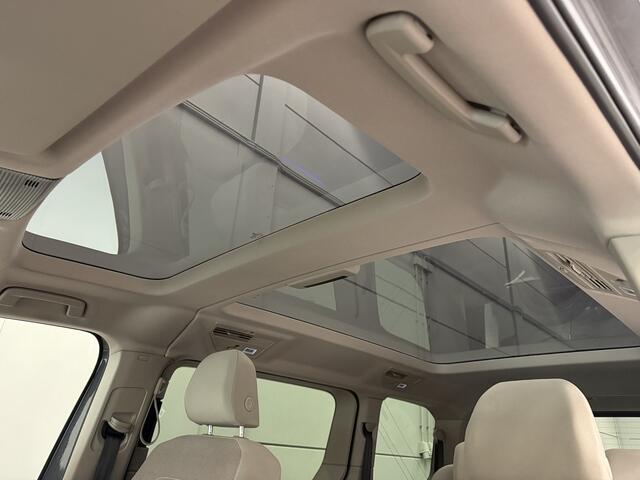 Volkswagen MULTIVAN 1.4 eHybrid EDITION 7p. PURE-GREY/PANO/EL.TREKHAAK/ACC/CAMERA/IQ-LIGHT/SFEER/CARPLAY/NAVI/EL.SCHUIFDEUREN/18"BLACK/PARK-ASSIST/UNIEKE AUTO, KLEUR PURE-GREY MET ZWART DAK/EDITION UITVOERING