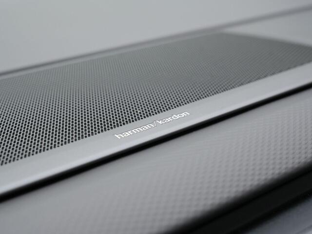 Volkswagen MULTIVAN 7-zits 1.4 eHybrid 218 pk DSG L1H1 | Panoramadak | Adaptief onderstel | Elektrische schuifdeuren | Harman/Kardon | IQ Light | Stuur/stoelverwarming