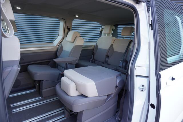 Volkswagen MULTIVAN LIFE 1.4 eHybrid 218pk L2 7-persoons Apple carplay Camera LED ACC Cruise control Parkeersensoren