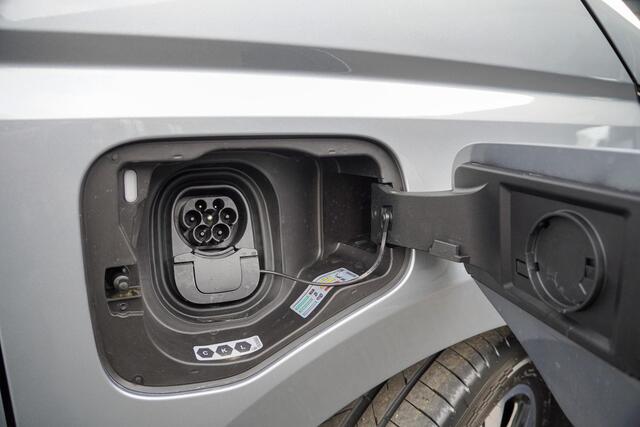 Volkswagen MULTIVAN 1.5I E-hybrid Edition L2 4x4 Panoramadak Leder Trekhaak Area view 19'' Lichtmetalen velgen