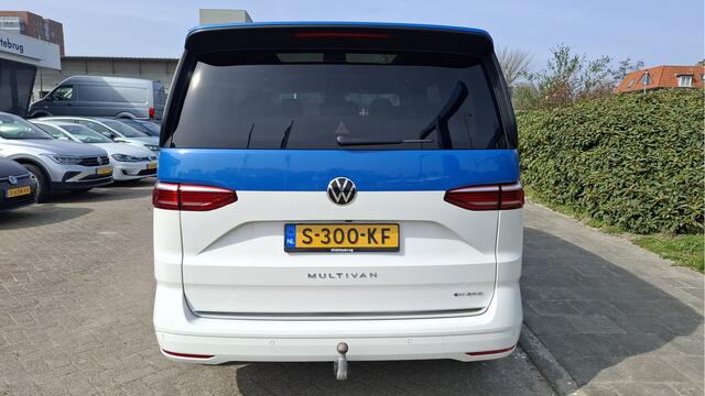 Volkswagen MULTIVAN 1.4 eHybrid L1H1 Energetic 1.4 eHybrid 218 pk Panoramadak | IQ Light | Achteruitrijcamera | Two Tone