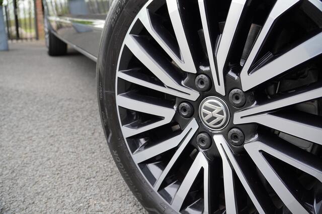 Volkswagen MULTIVAN T6 2.0 TDI 204PK DSG L2H1 DUB/CAB ACC LED