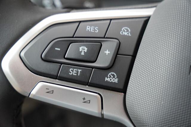 Volkswagen MULTIVAN 1.5 e-hybrid Style L2 4-Motion LEDER - DCC - PANO DCC Leder Trekhaak Area view