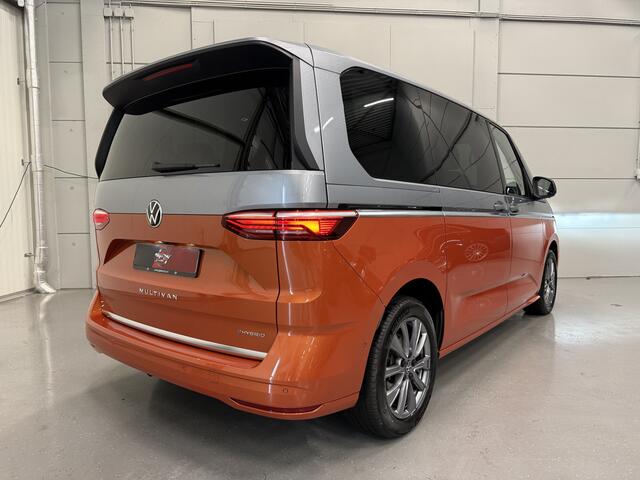 Volkswagen MULTIVAN 1.4 eHybrid Energetic PANO/TREKHAAK/MASSAGE/LEER/HEAD-UP/IQ-LIGHT/ELECTR.SCHUIFDEUREN/ACC/360CAMERA/SFEER/STANDKACHEL/TWO-TONE/UNIEK SLECHTS 37.000KM, NET OH BEURT GEHAD BIJ VW DEALER