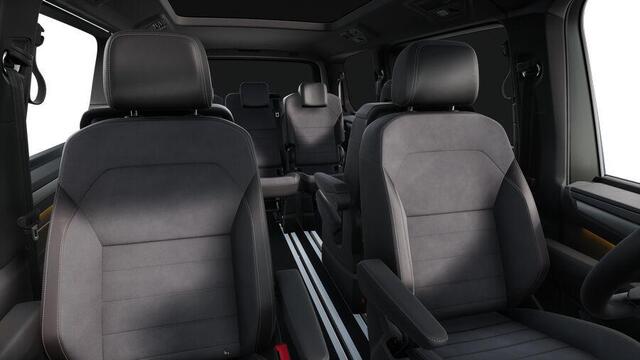 Volkswagen MULTIVAN Bulli Edition L2 1.5 eHybrid 180 kW (245 pk) 4M | IG Light | Panoramadak | Area View | 12,9 inch Discover Pro | Wegklapbare trekhaak | Zitopstelling 2-2-3 met vis-a-vis | Privacy glass|