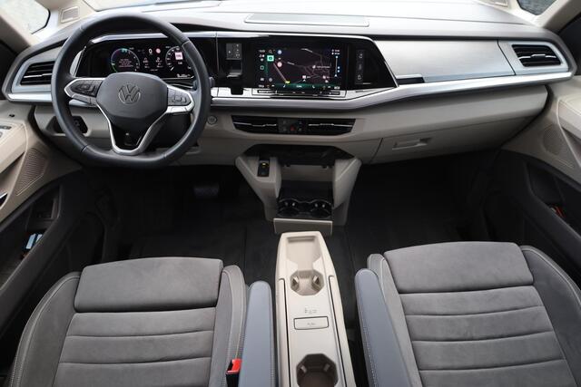Volkswagen MULTIVAN 1.5 eHybrid L2 Bulli Edition 4Motion Harman & Kardon leder / alcantara 7p Head up area view easy open elektrische achterklep DCC adaptief onderstel 4 x stoelverwarming travel assist 90% privacy glas 19" LMV parkeerpakket plus NL auto 48 mnd 100.000km gara