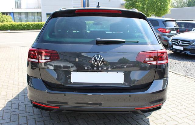Volkswagen PASSAT Variant 2.0 TDI 200 PK DSG ACC Trekhaak Camera LED