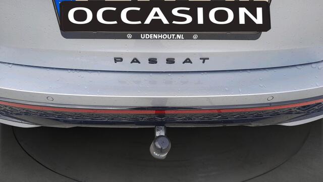 Volkswagen PASSAT Variant 1.5 TSI 150pk R-Line Business DSG / Panoramadak / 360 Camera / Stoel/Stuur/Voorruit verwarming / Trekhaak