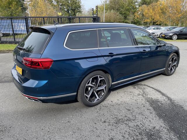 Volkswagen PASSAT Variant 1.5 TSI 150pk R-Line Business DSG / Panoramadak / Camera / Head-up Display