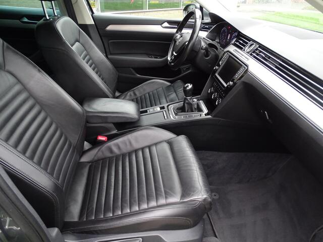 Volkswagen PASSAT Variant 1.4 TSI ACT Business Edition R 6-Bak, Leder Sport Interieur, Multimedia, Navigatie, Airco/ECC, Cruisecontrol, Camera, Stoelverwarming, Parkeersensoren,LM-velgen, Zonneschermen